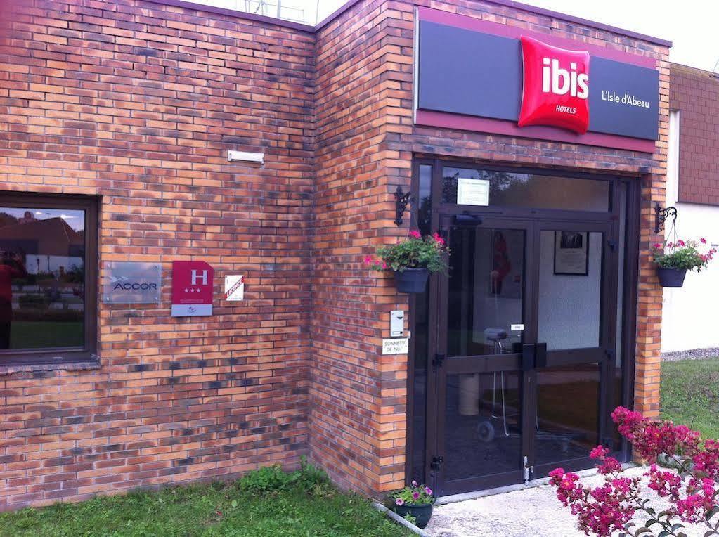 Ibis Lyon L'Isle D'Abeau Hotell Exteriör bild
